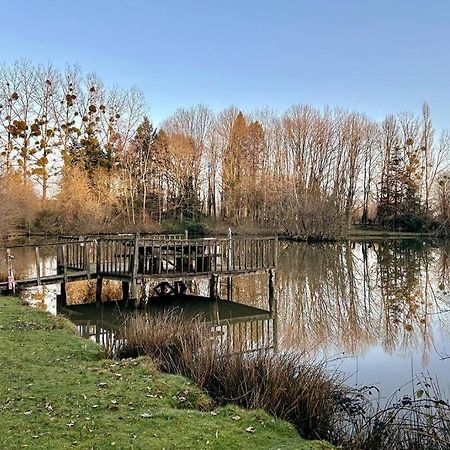Maison Paisible Avec Lac Prive Secondigny 外观 照片