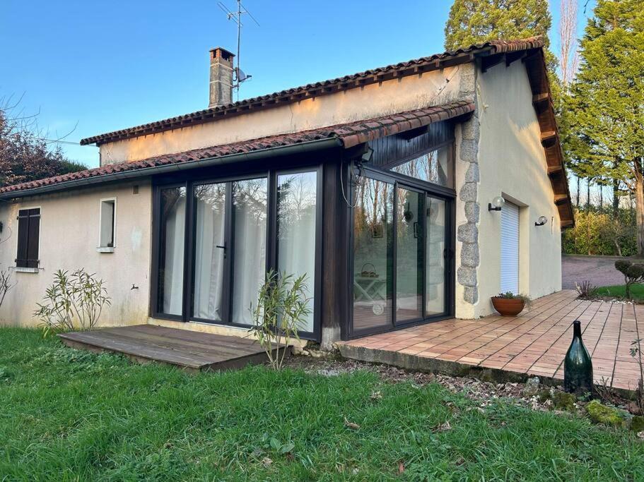 Maison Paisible Avec Lac Prive Secondigny 外观 照片