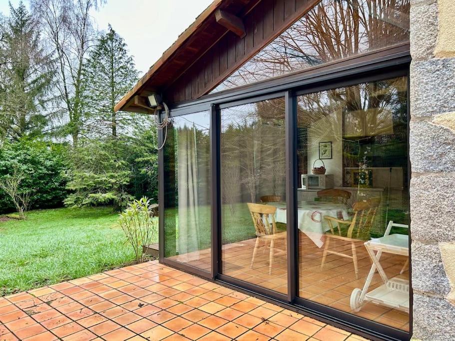 Maison Paisible Avec Lac Prive Secondigny 外观 照片