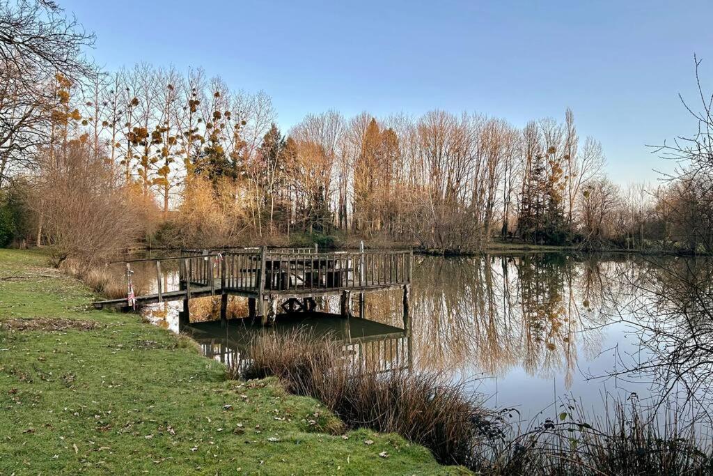 Maison Paisible Avec Lac Prive Secondigny 外观 照片